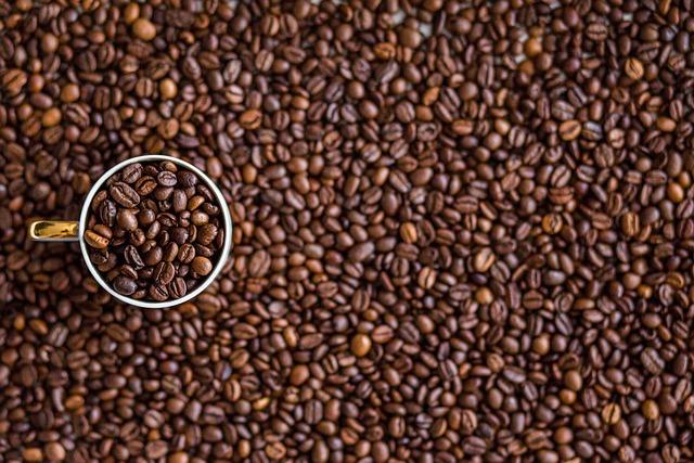 Understanding the Impact of Caffeine and Sugar in Kombucha